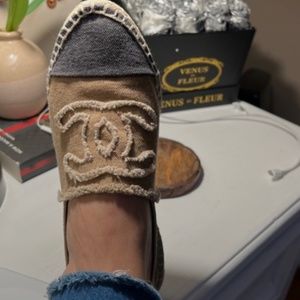 Chanel Espadrille 37 tan/black 💯Authentic